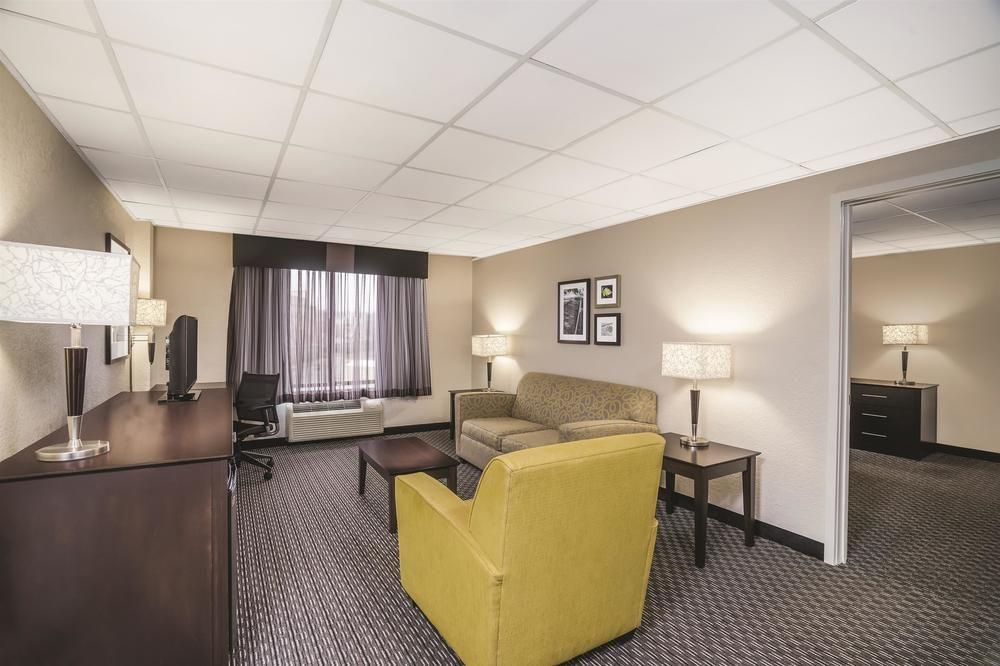 La Quinta By Wyndham Clifton/Rutherford Ngoại thất bức ảnh