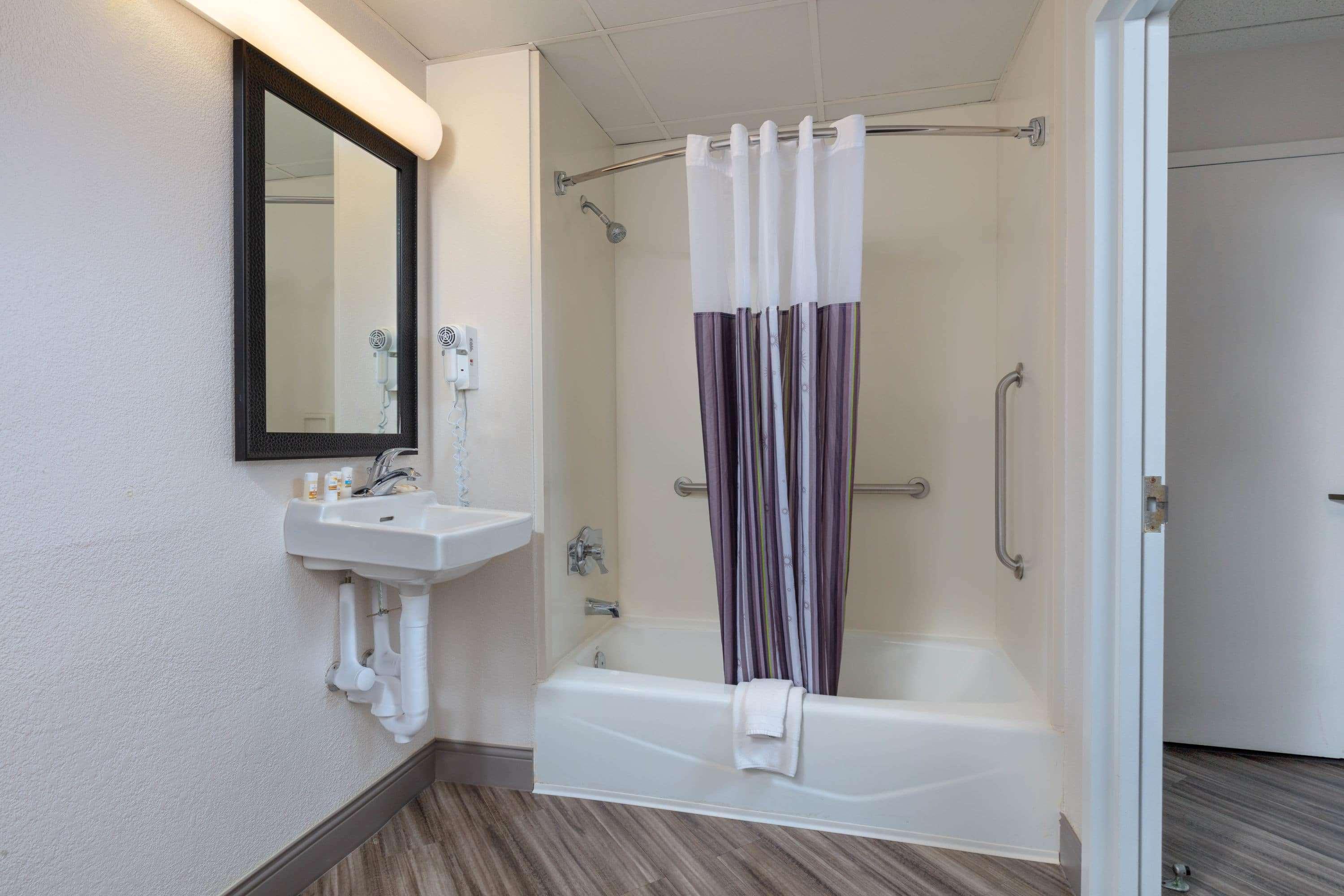La Quinta By Wyndham Clifton/Rutherford Ngoại thất bức ảnh
